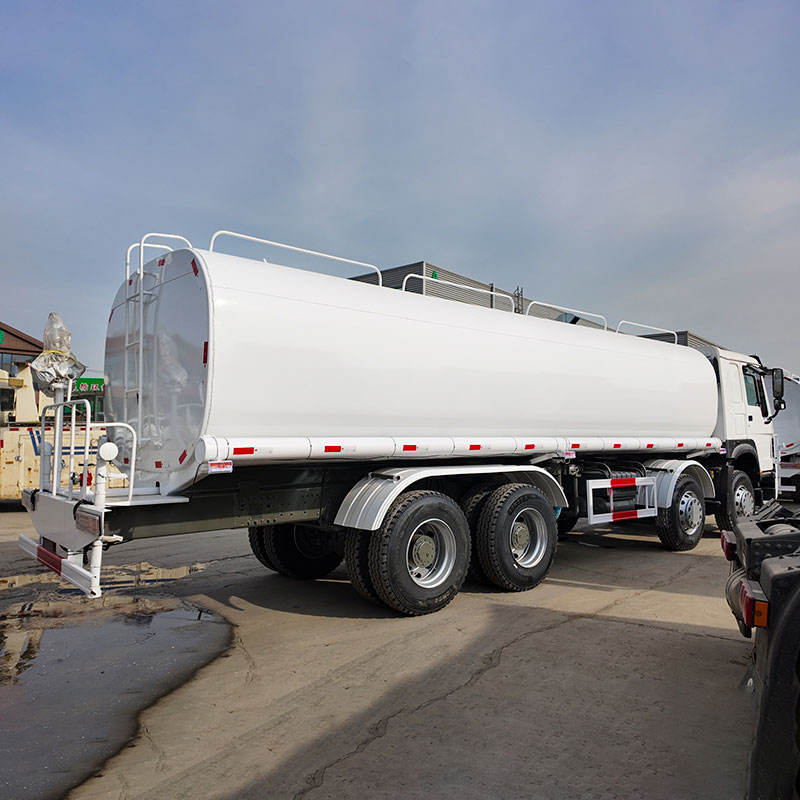 Used Howo 8x4 Sprinkler Water Tank Truck