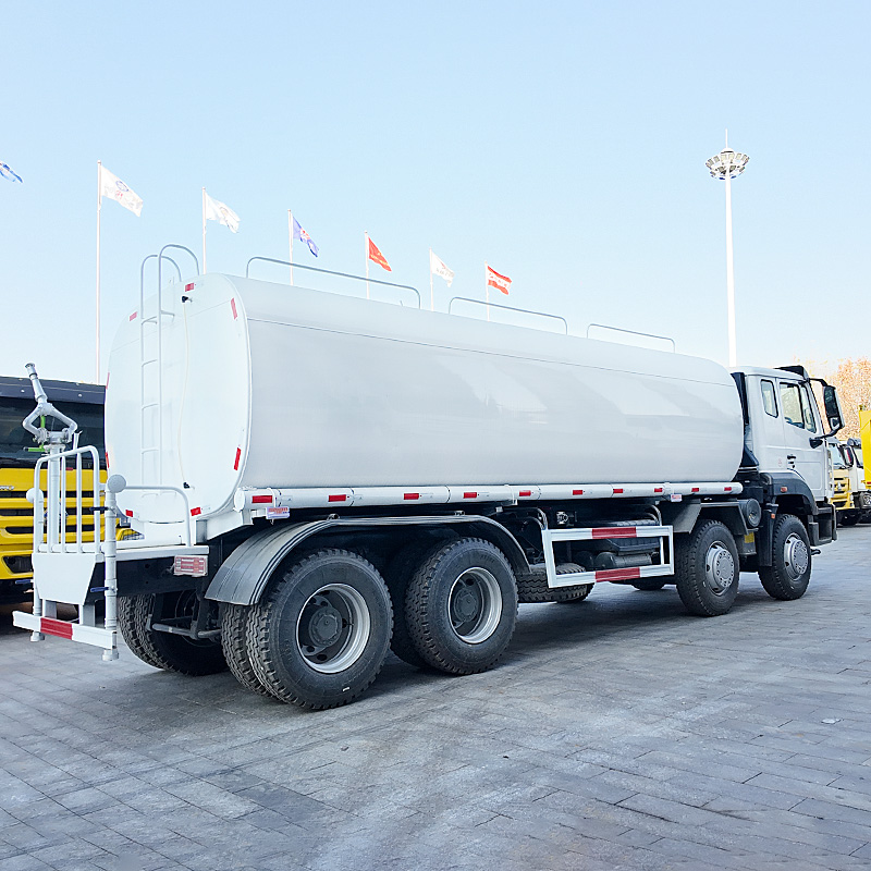 Used & Remanufactured HOWO NX 8X4 Water Tank Truck