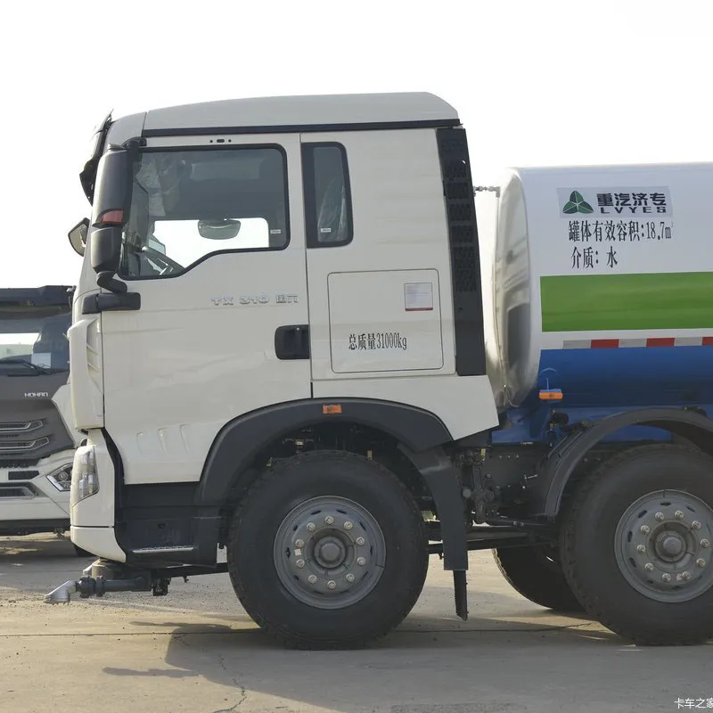 Used  HOWO 8x4 Water Tank Truck 371HP 12-Wheel Sprinkler