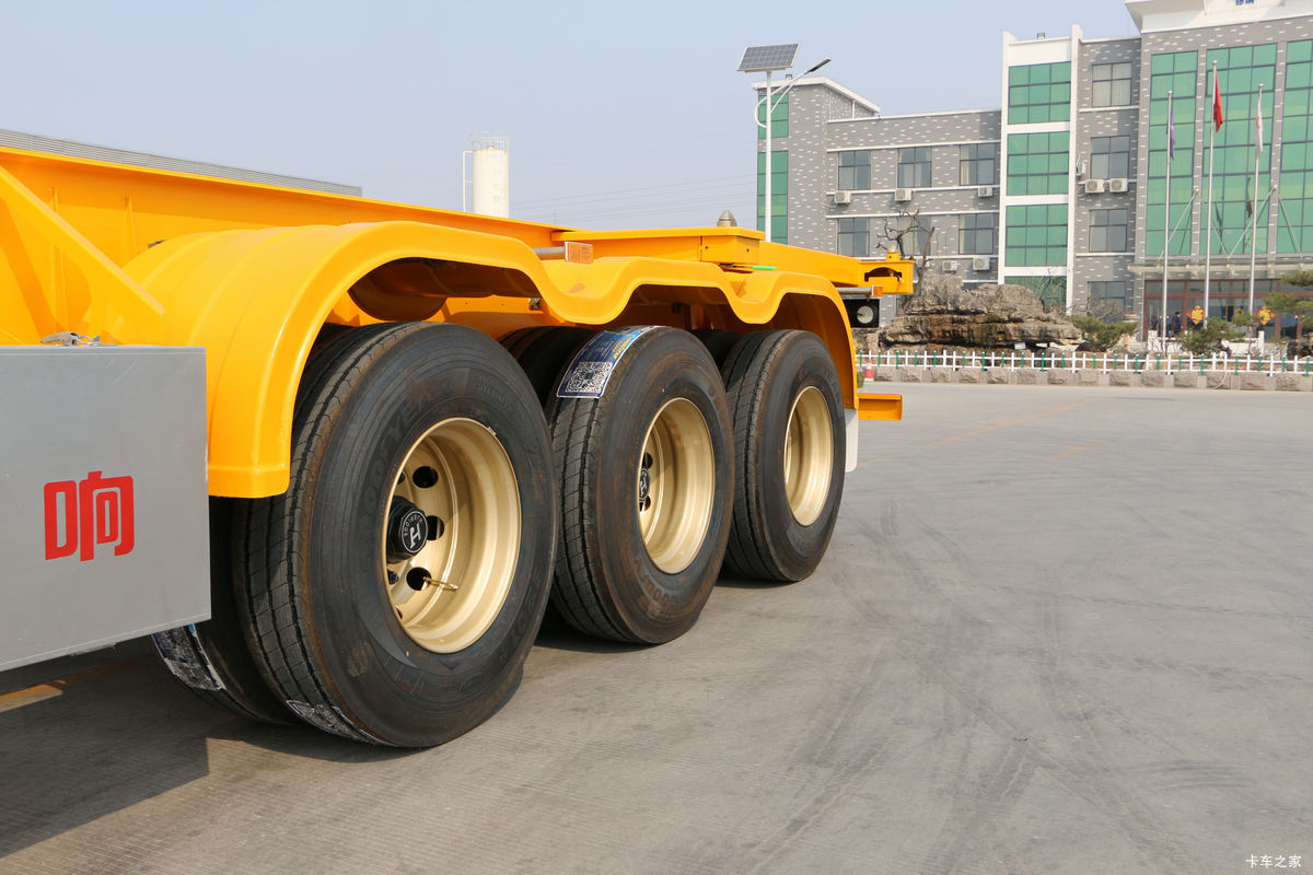 Used 40 foot containerized semi-trailer