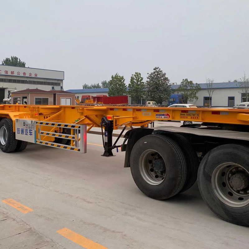 Used Liangshan Yuetong 8-13m series containerized semi-trailer