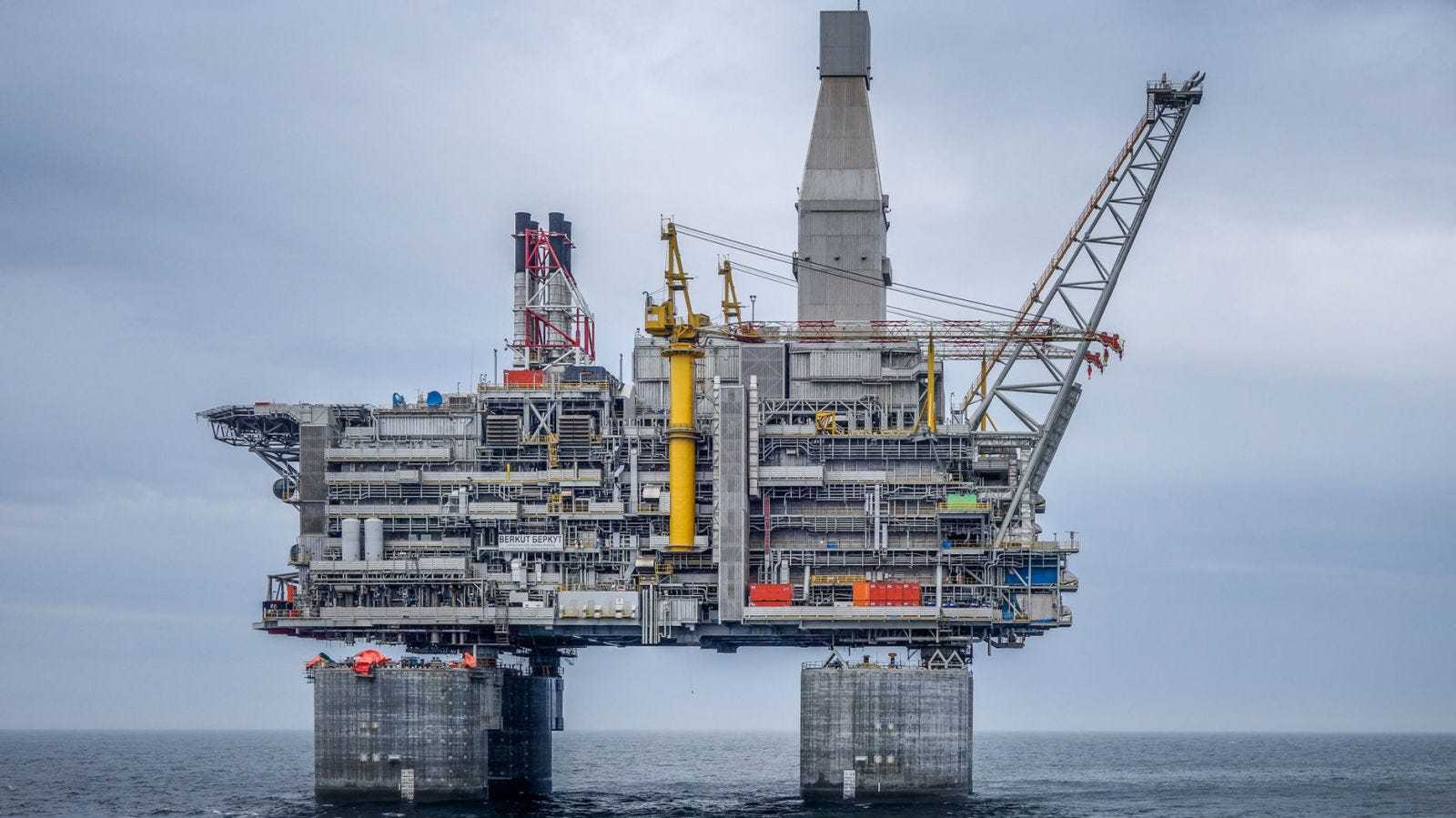 gallery-1484779721-exxon
