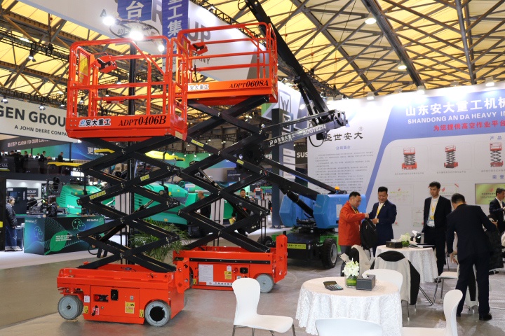 Anda Shines at Major Industry Event; Full Lineup of Heavy Machinery Equipment Dazzles the Crowd