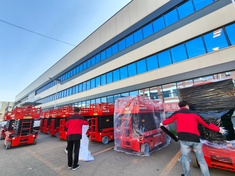 4 Units of 12-Meter Self-Propelled Scissor Lifts Successfully Shipped to Southeast Asia