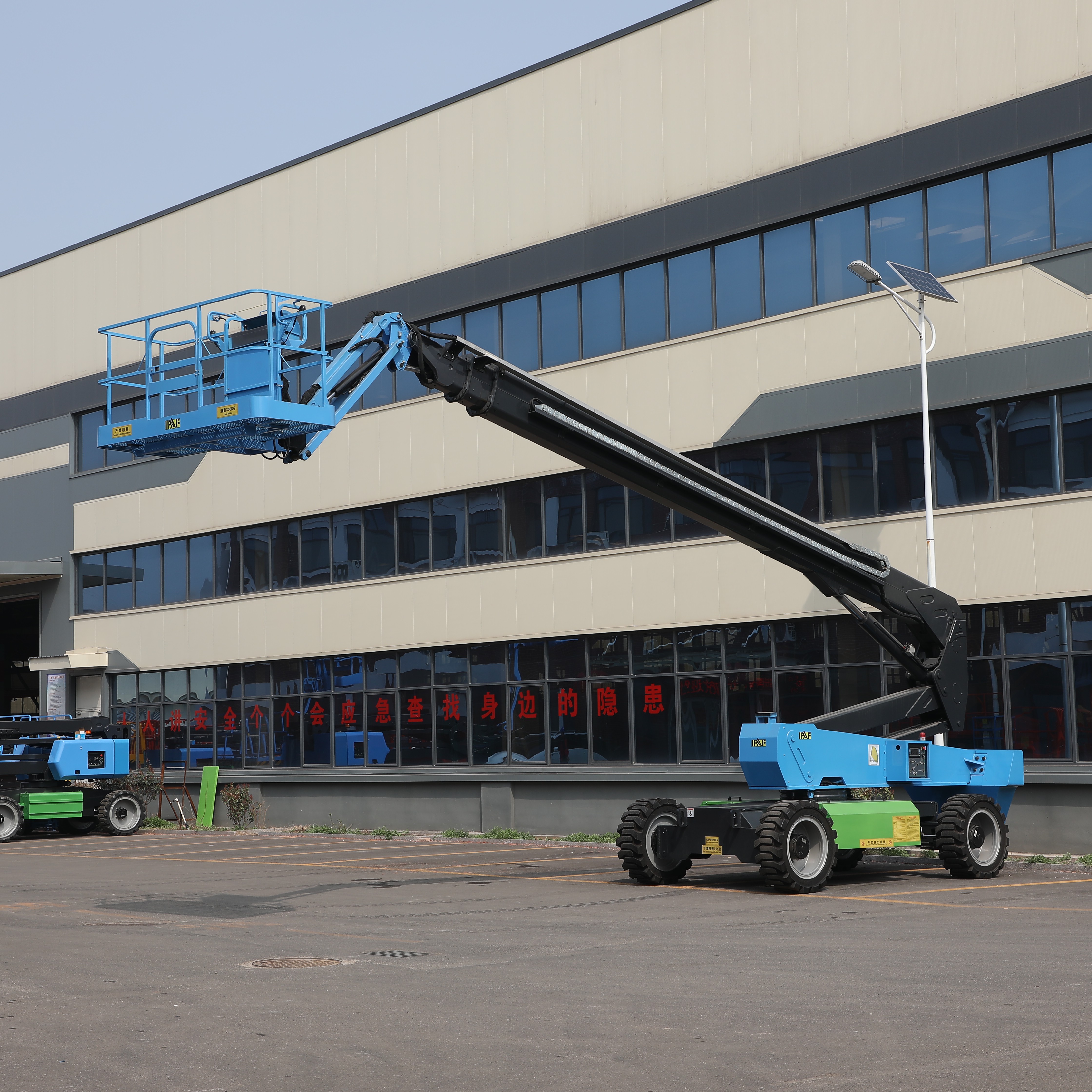 Key Features and Application Environments of Telescopic Boom Lifts