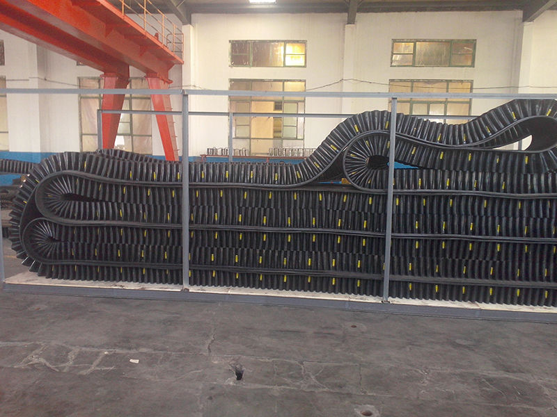 Sidewall conveyor belt