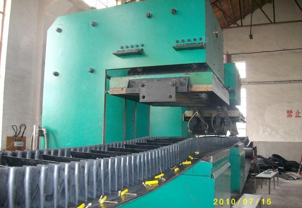 used_second hand Steel cord conveyor belt curing press line
