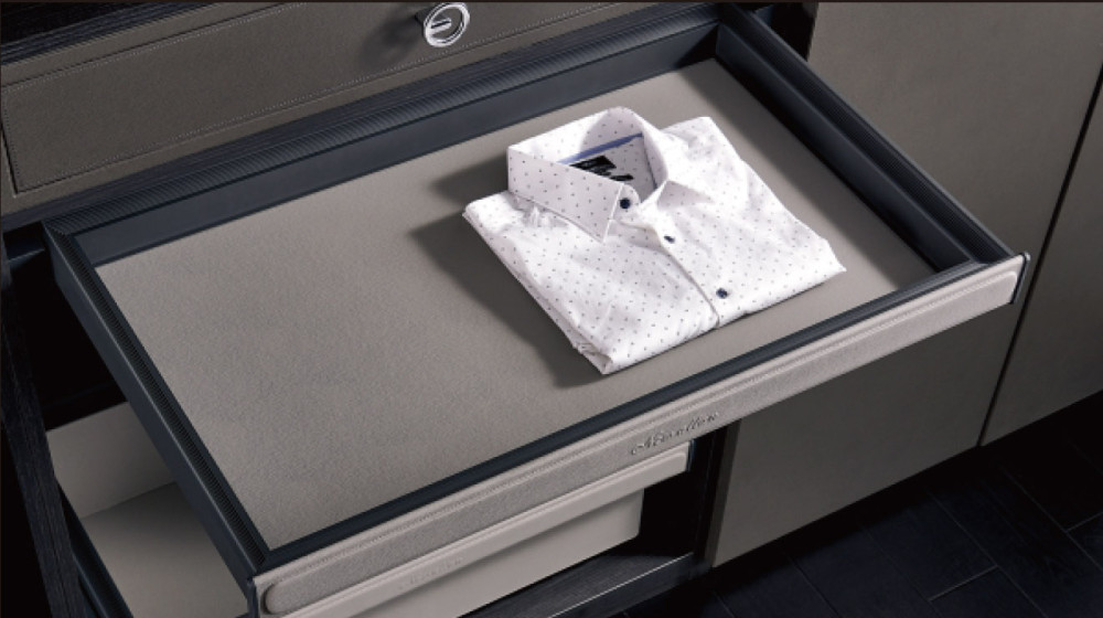 Grade E leather bottom storage box