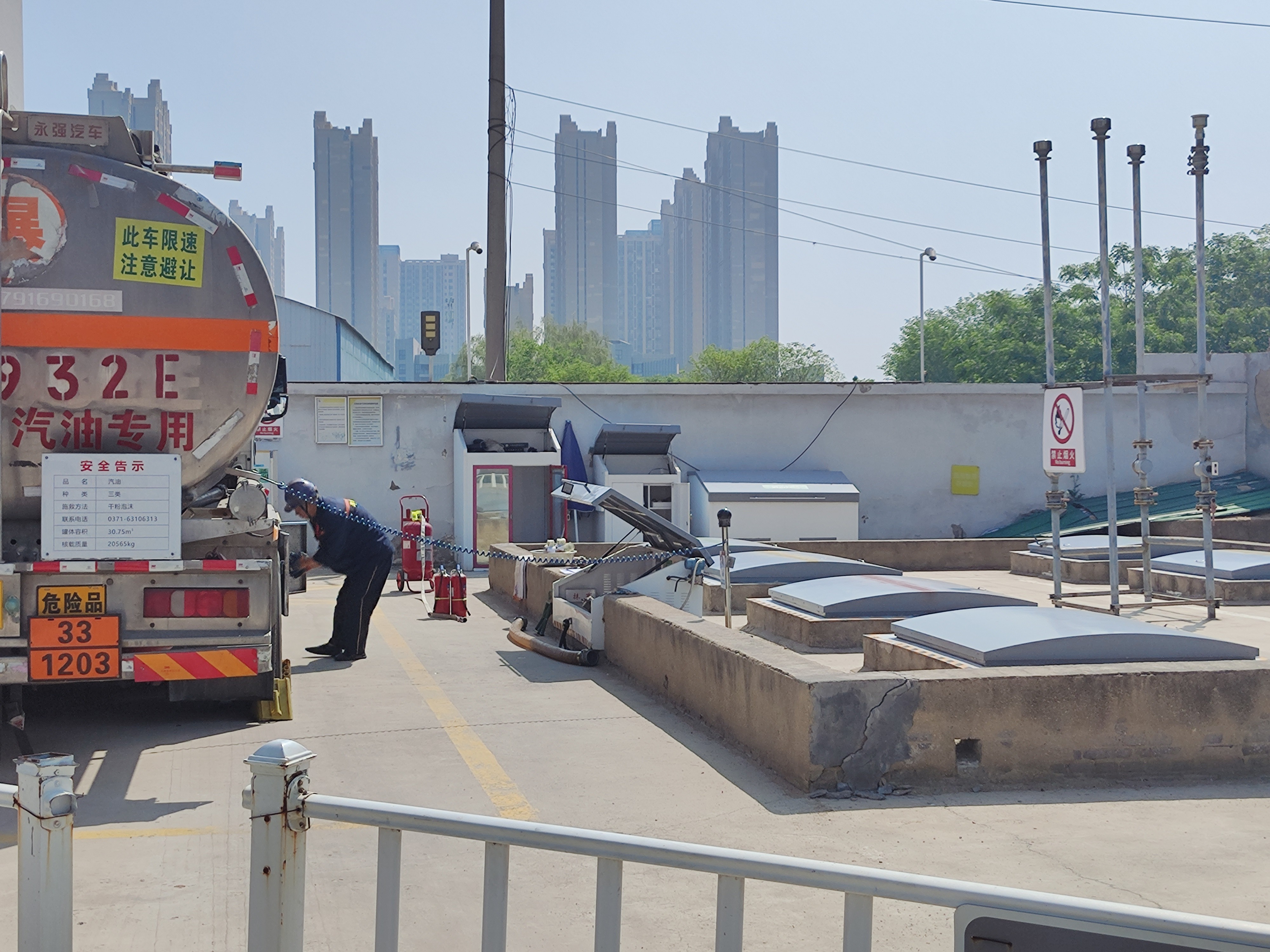 How to Compare Tanker Truck Fuel Monitoring System Accuracy