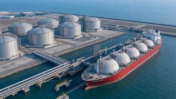 U.S. EIA Gas Stocks Surge, Pressuring LNG Export Competitiveness