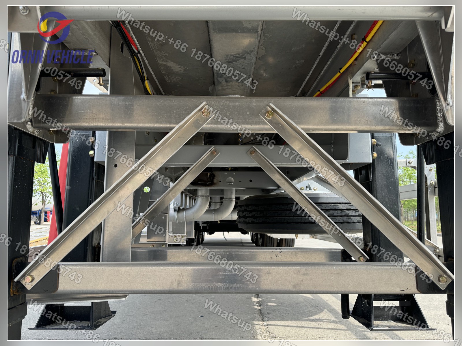 40m³ 5-Compartment Aluminum Alloy Oil Tanker Semi-Trailer: Capacity, Layout, and Operating Advantages 40m³ 5-Compartment Aluminum Alloy Oil Tanker Semi-Trailer: Capacity, Layout, and Operating Advantages
