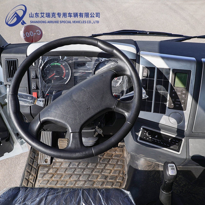 Used Sinotruk Howo-7 6x4 371/400hp RHD/LHD Tractor Truck