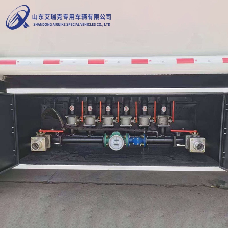 Used HOWO 6×4 25/20m3 Carbon Steel Oil Tank Truck Fuel Tanker 