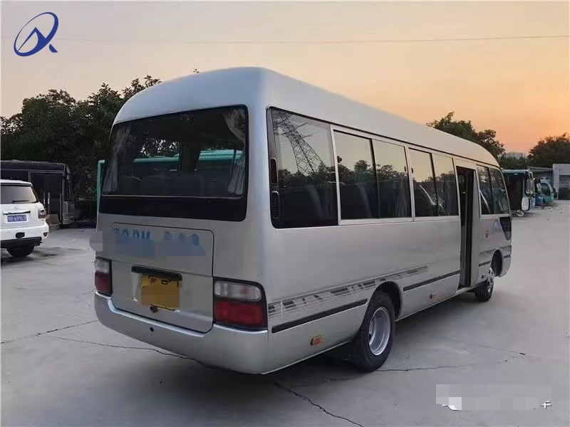 Secondhand Toyota Coaster 30 Seats Used Passenger Bus with Leather Seats