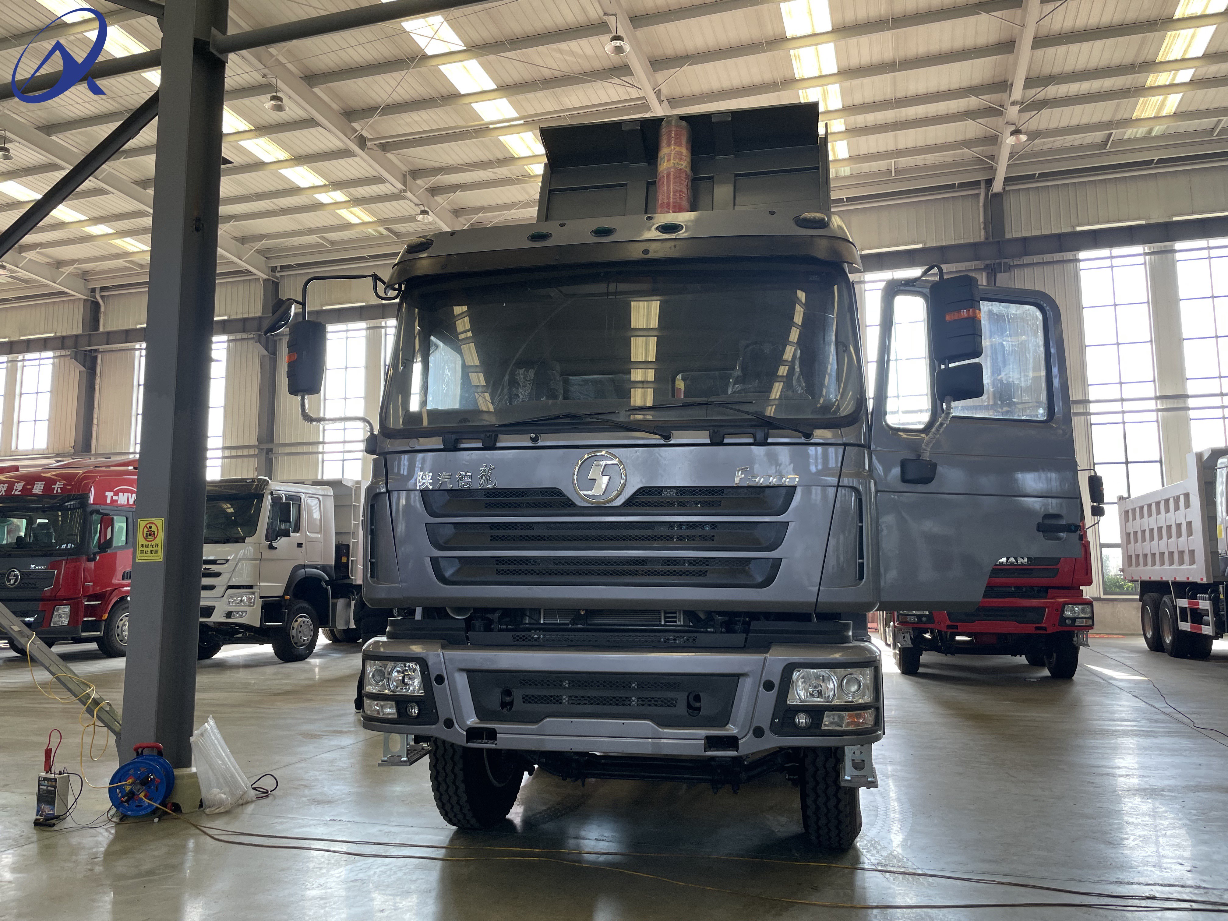 Shacman 8×4 F3000 12 wheel RHD Tipper Truck for Sale