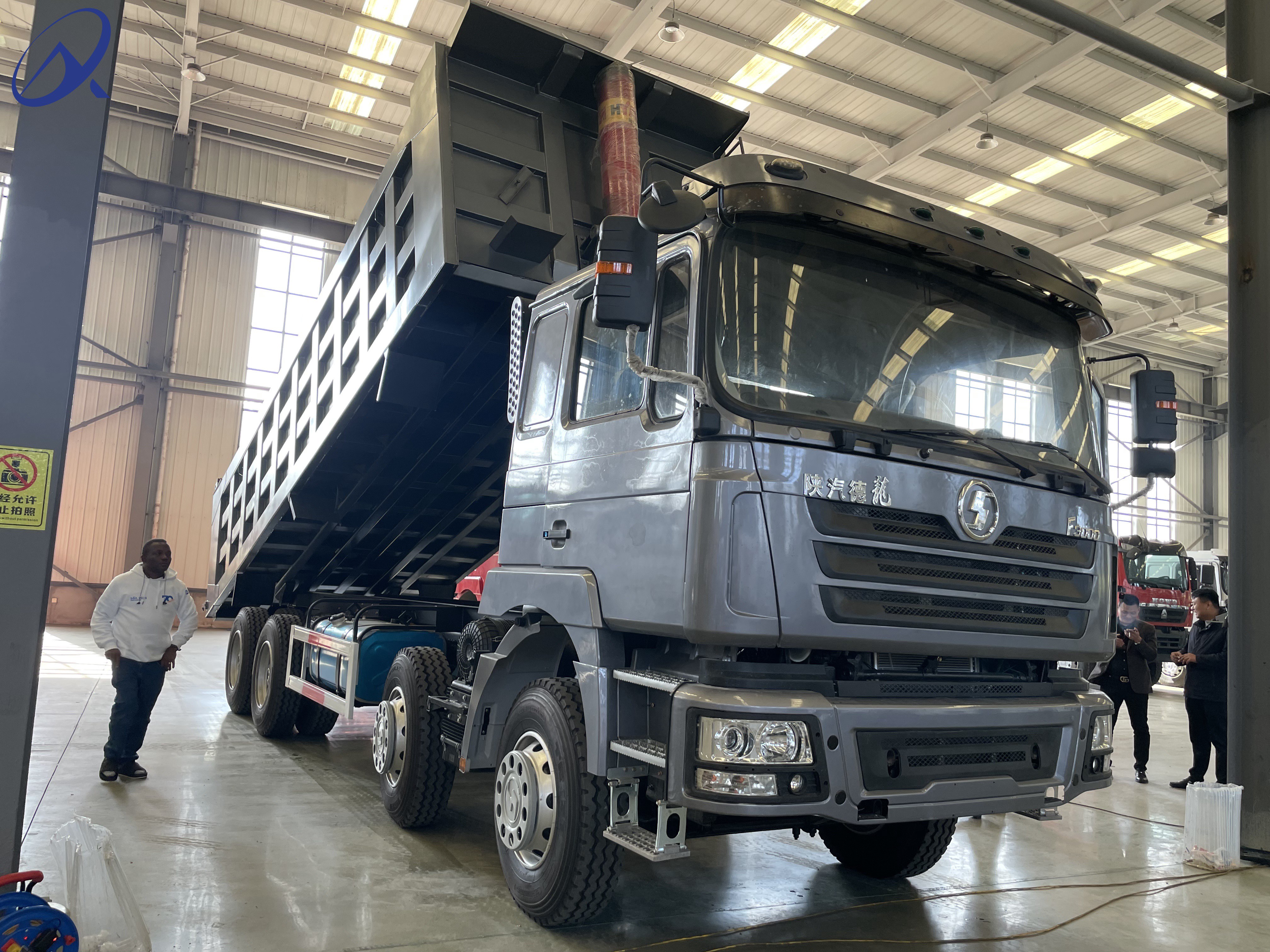 Shacman 8×4 F3000 12 wheel RHD Tipper Truck for Sale