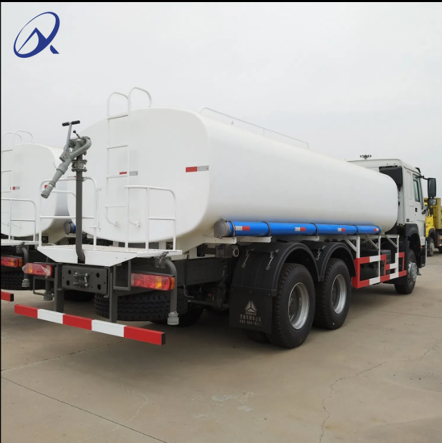 HOWO 6X4 10 Wheels Water Tank Truck 371hp Sprinkler in Stock