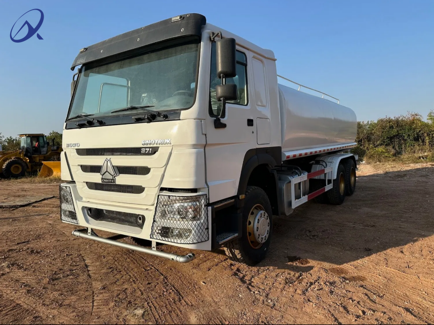 Secondhand HOWO 6X4 371hp 400hp Water Sprinkler Truck 
