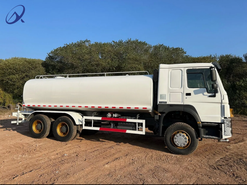Secondhand HOWO 6X4 371hp 400hp Water Sprinkler Truck 