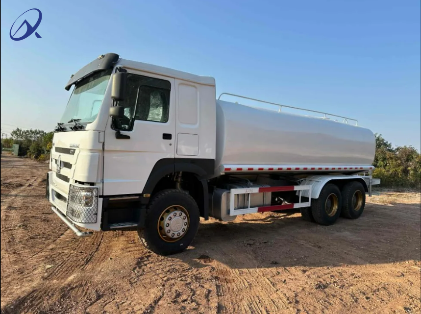 Secondhand HOWO 6X4 371hp 400hp Water Sprinkler Truck 