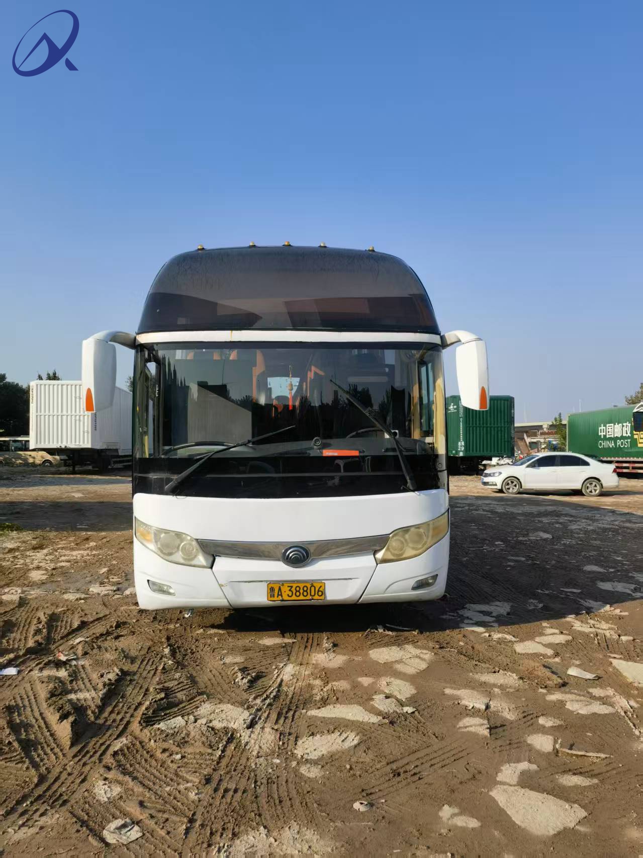49 55 Seats Yutong 6127/6122 Diesel Coach Bus Compliant Used Model Ideal for Commute & Passenger Transport
