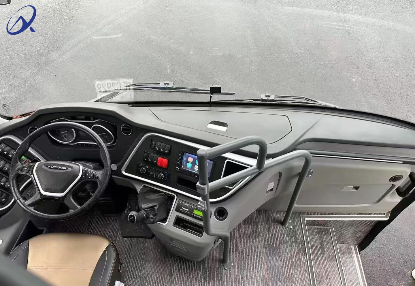 Hot Selling Yutong Zk6128 Zk6112 Front Engine Yutong Bus 24-56 Seats RHD Passenger Bus