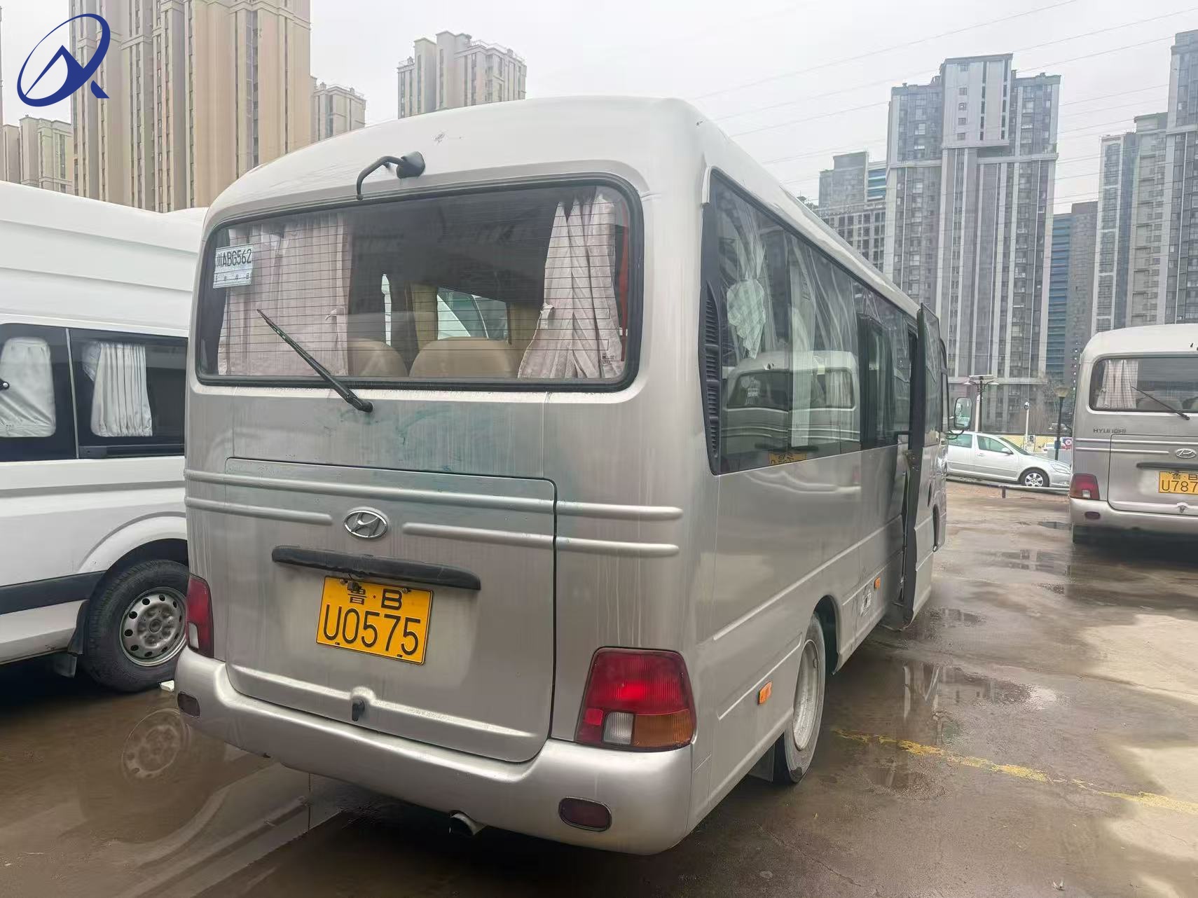 2017 Used Refurbished 26 Seats 30-Seater Mini Diesel Hyundai county Bus for Sale