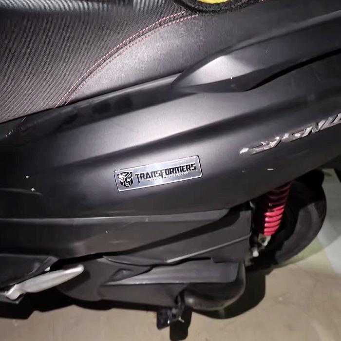 Customized car brand nameplate