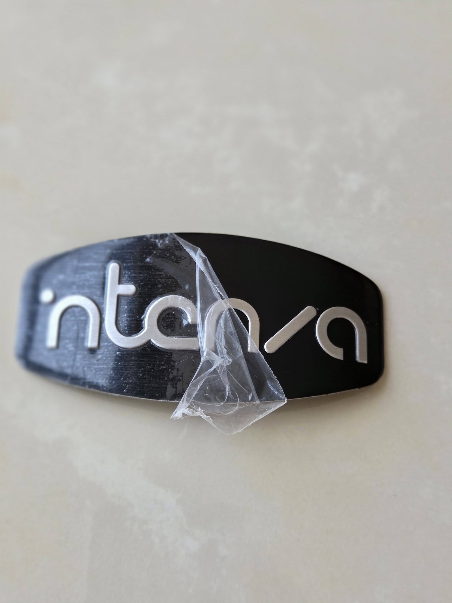 Thin Bendable Acrylic Sticker How To Stick On Curved Bottle? Thin Bendable Acrylic Sticker How To Stick On Curved Bottle?
