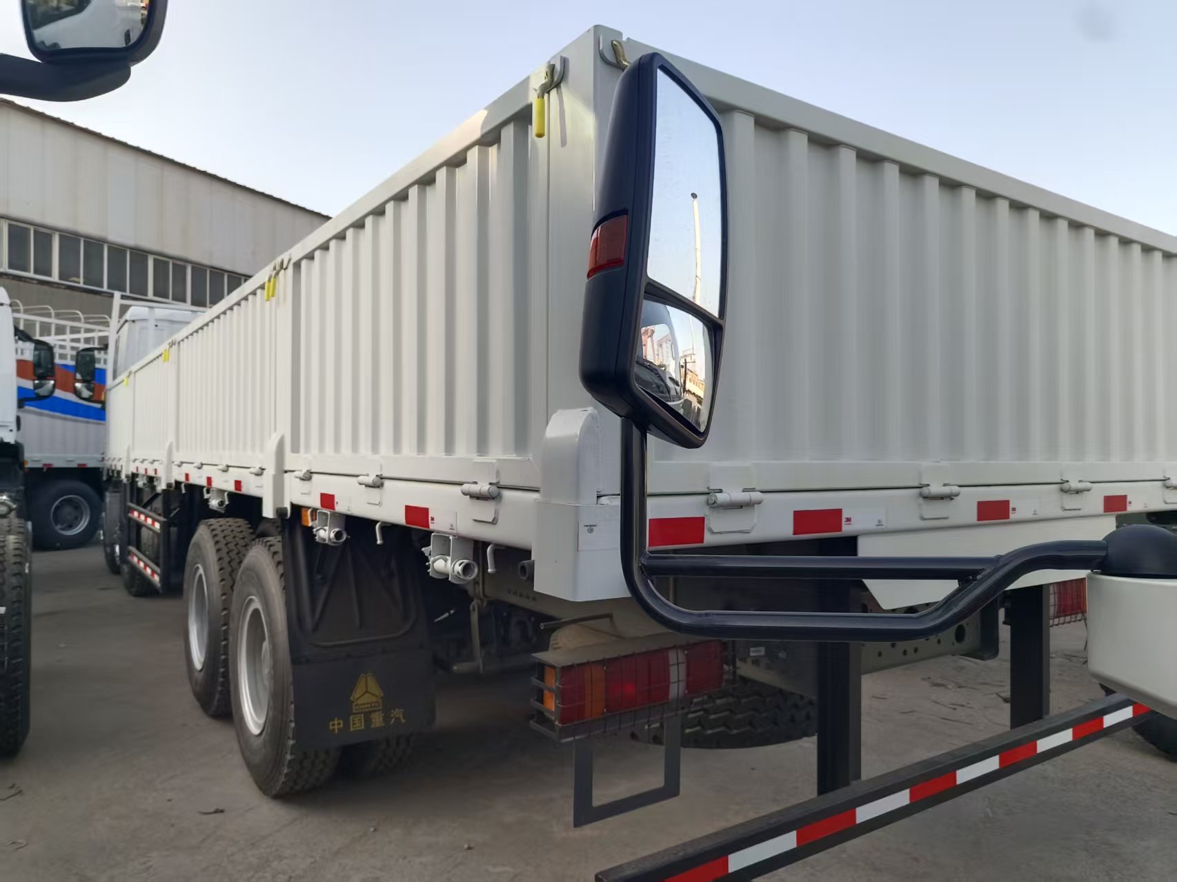 Camion HOWO TX 8×4 Crago