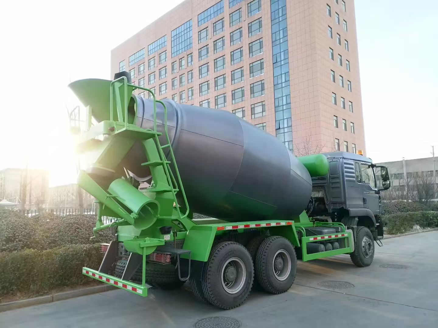 Camion malaxeur à béton HOWO TX 6×4