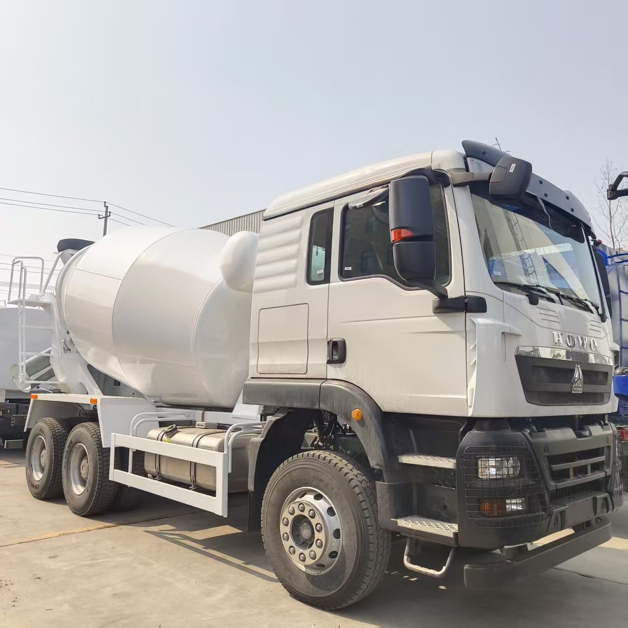 Camion malaxeur à béton HOWO TX 6×4