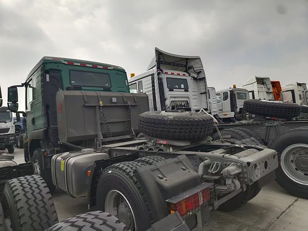 Tracteur HOWO TX 4×2 (3)