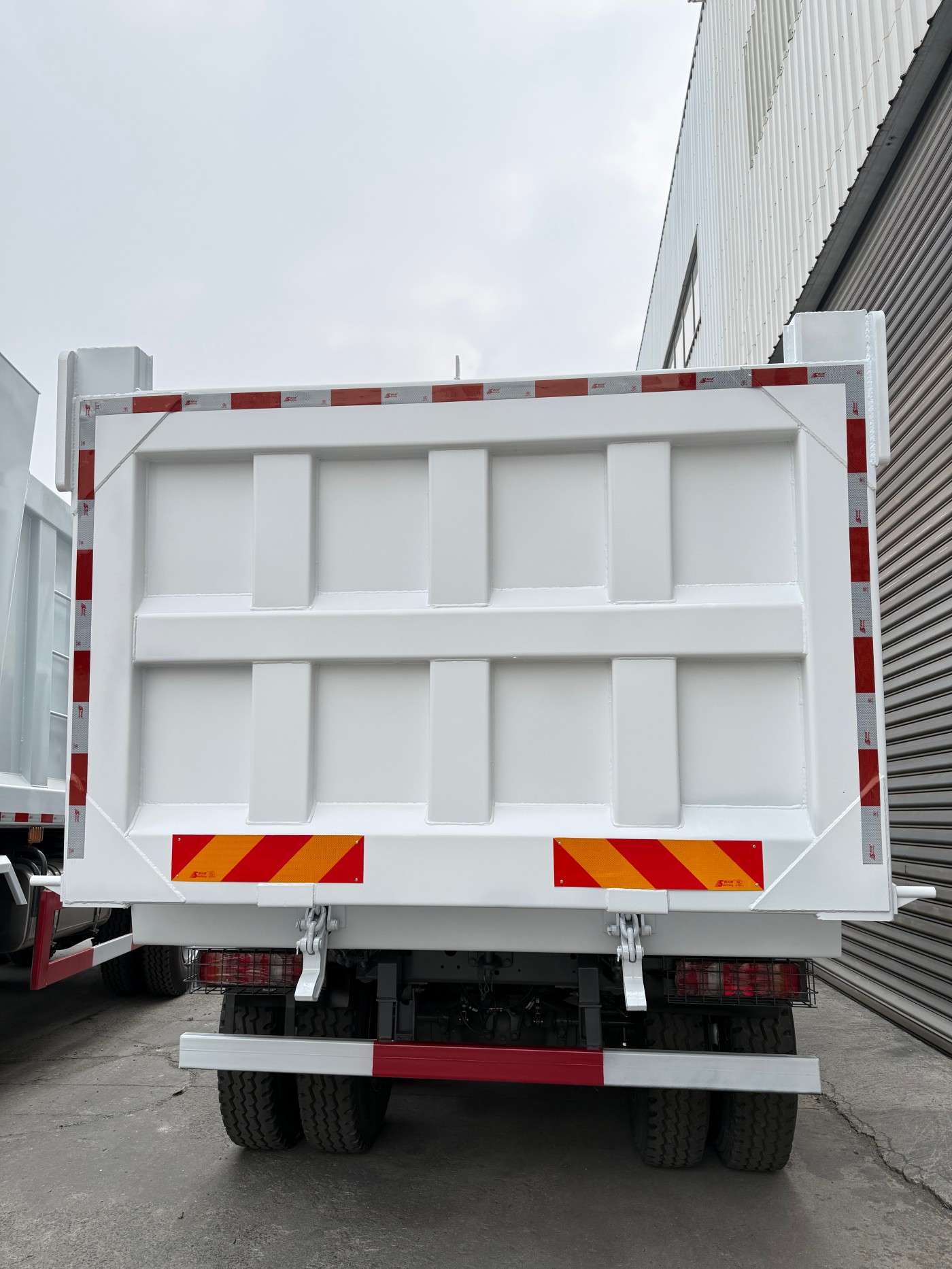 Camion-benne HOWO NX 6×4