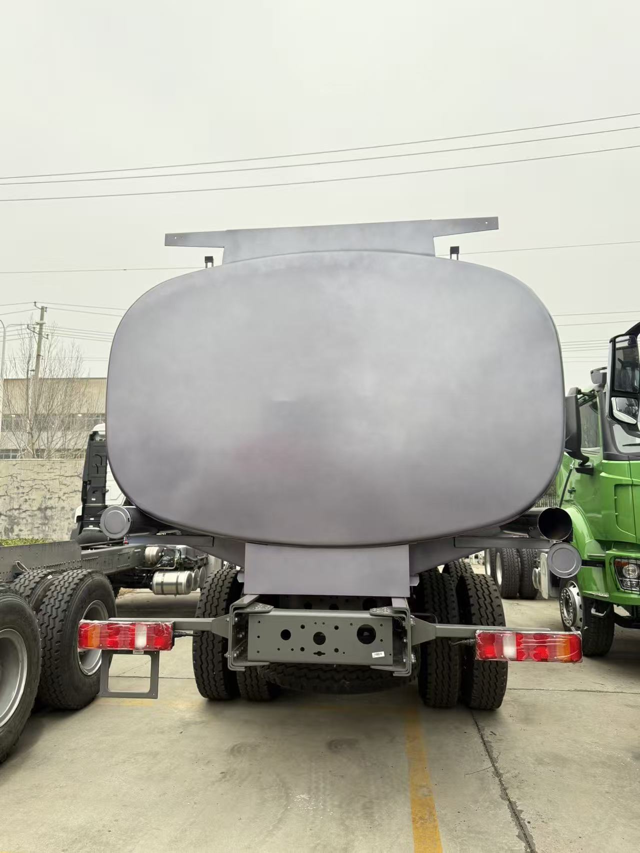 Camion-citerne HOWO NX 8×4