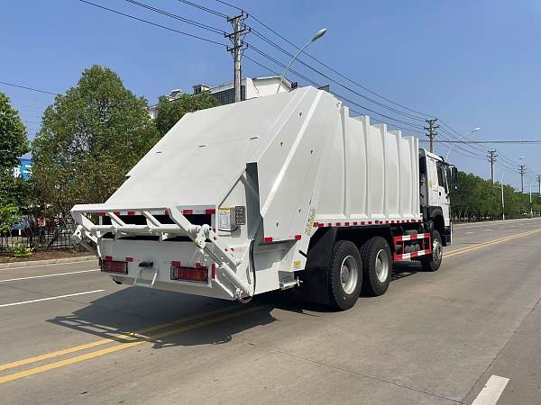 Camion compacteur