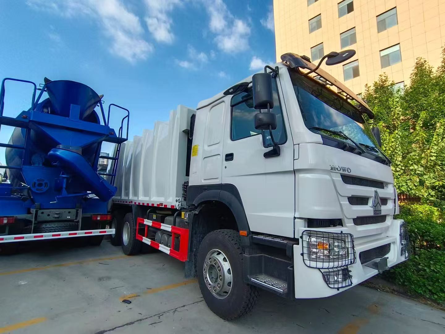 Camion-poubelle à compression HOWO 7