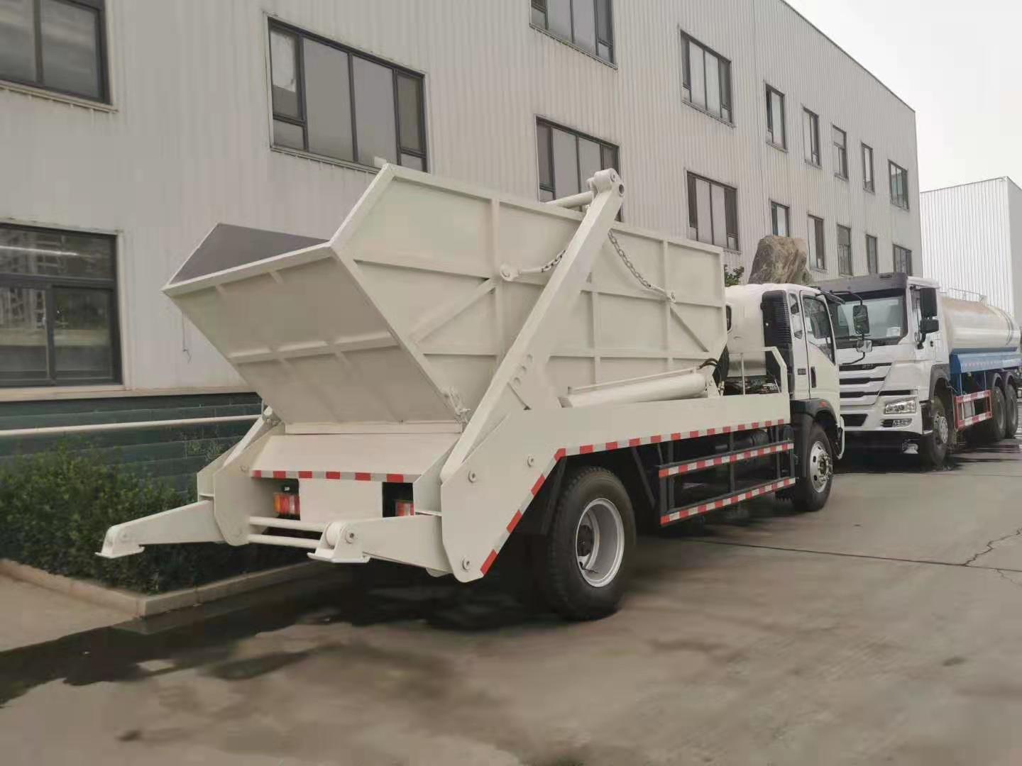 Camion-poubelle articulé