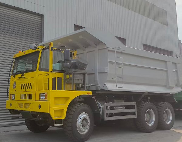 Camion minier de 90 tonnes
