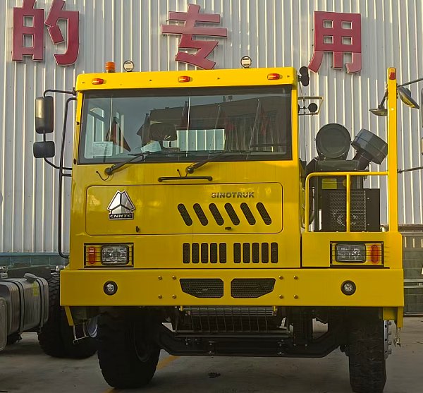Camion-benne minier de 90 tonnes (3)