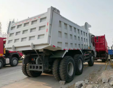 Camion minier de 120 tonnes