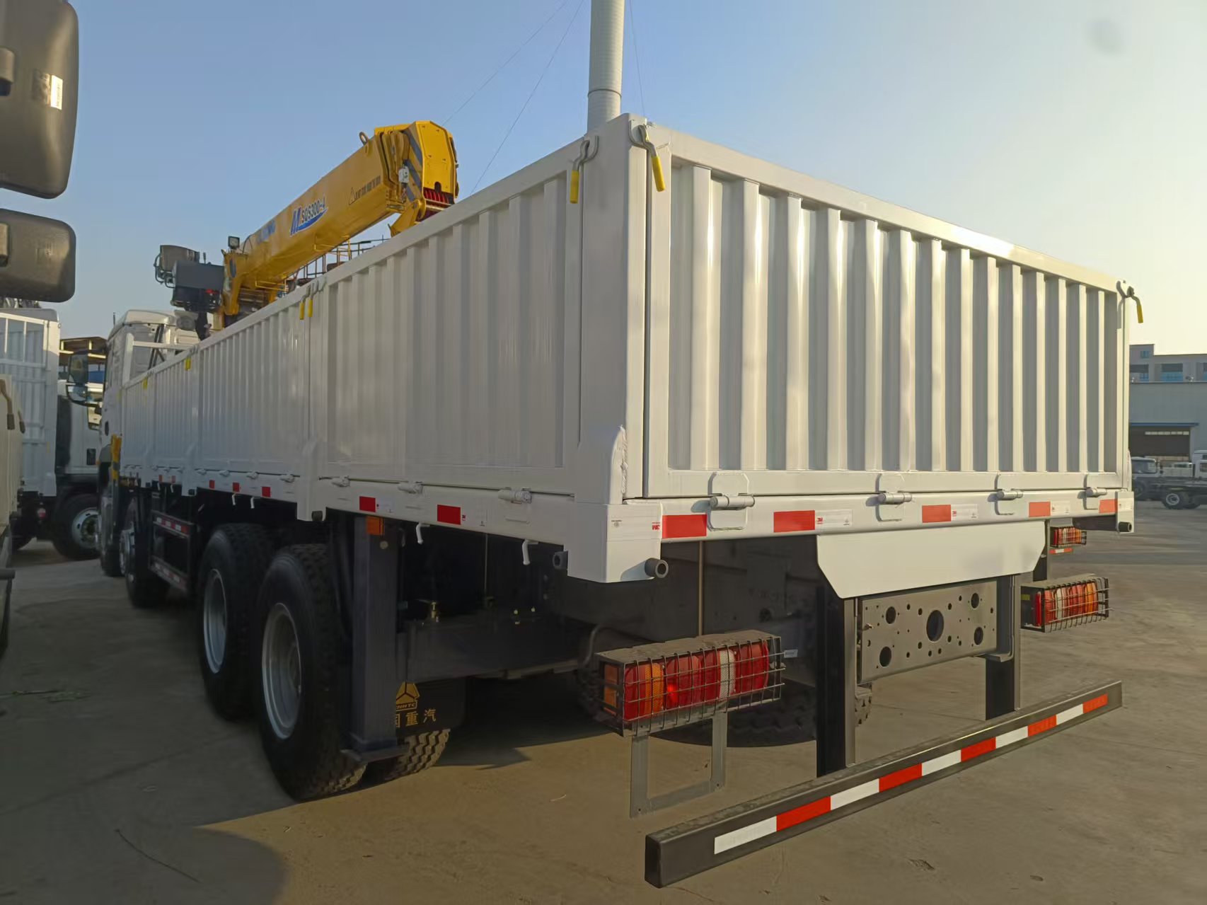 Camion-grue HOWO TX 8×4