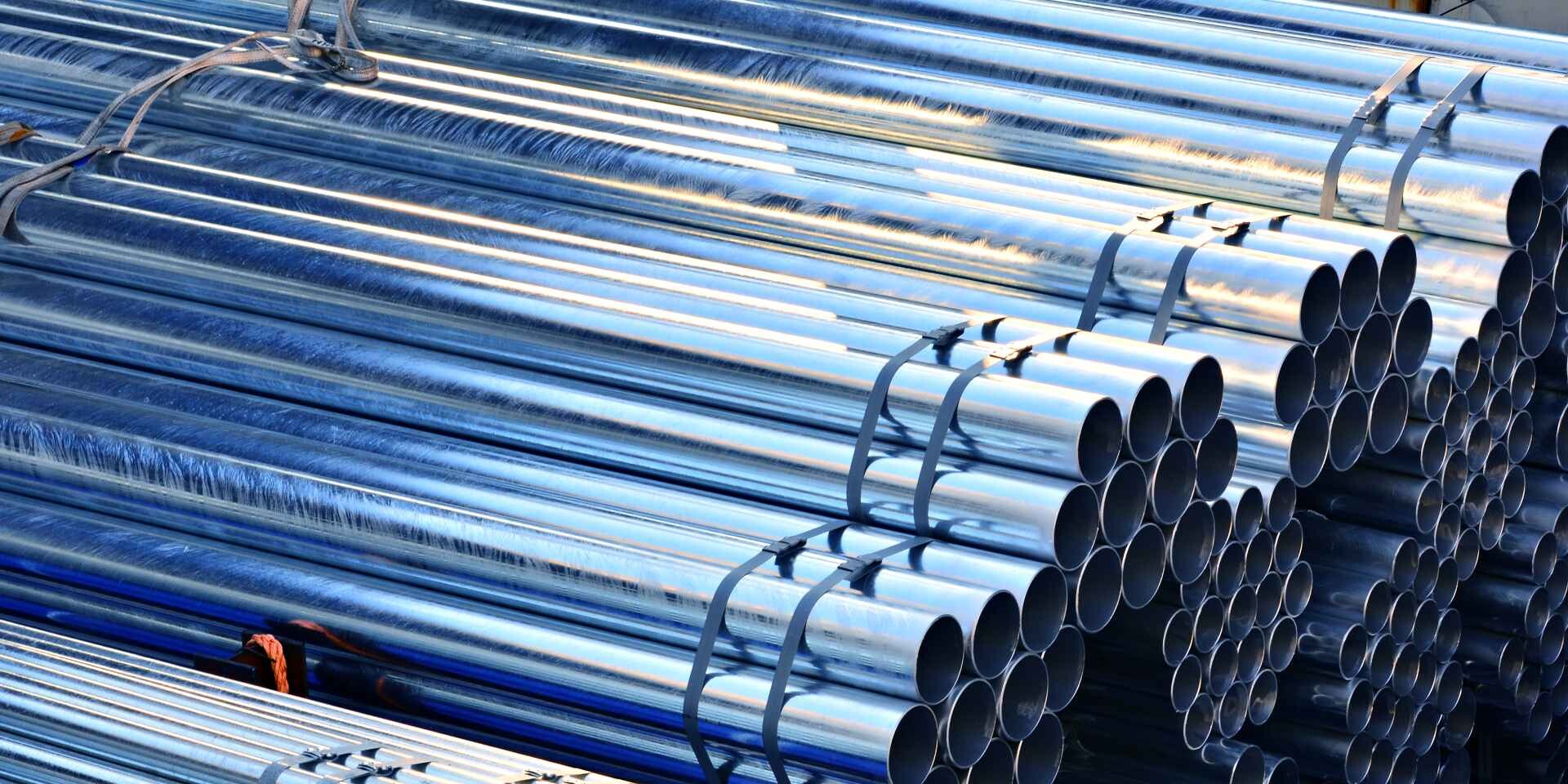 Seamless steel pipes vs. welded steel pipes: When does the extra cost actually pay off?