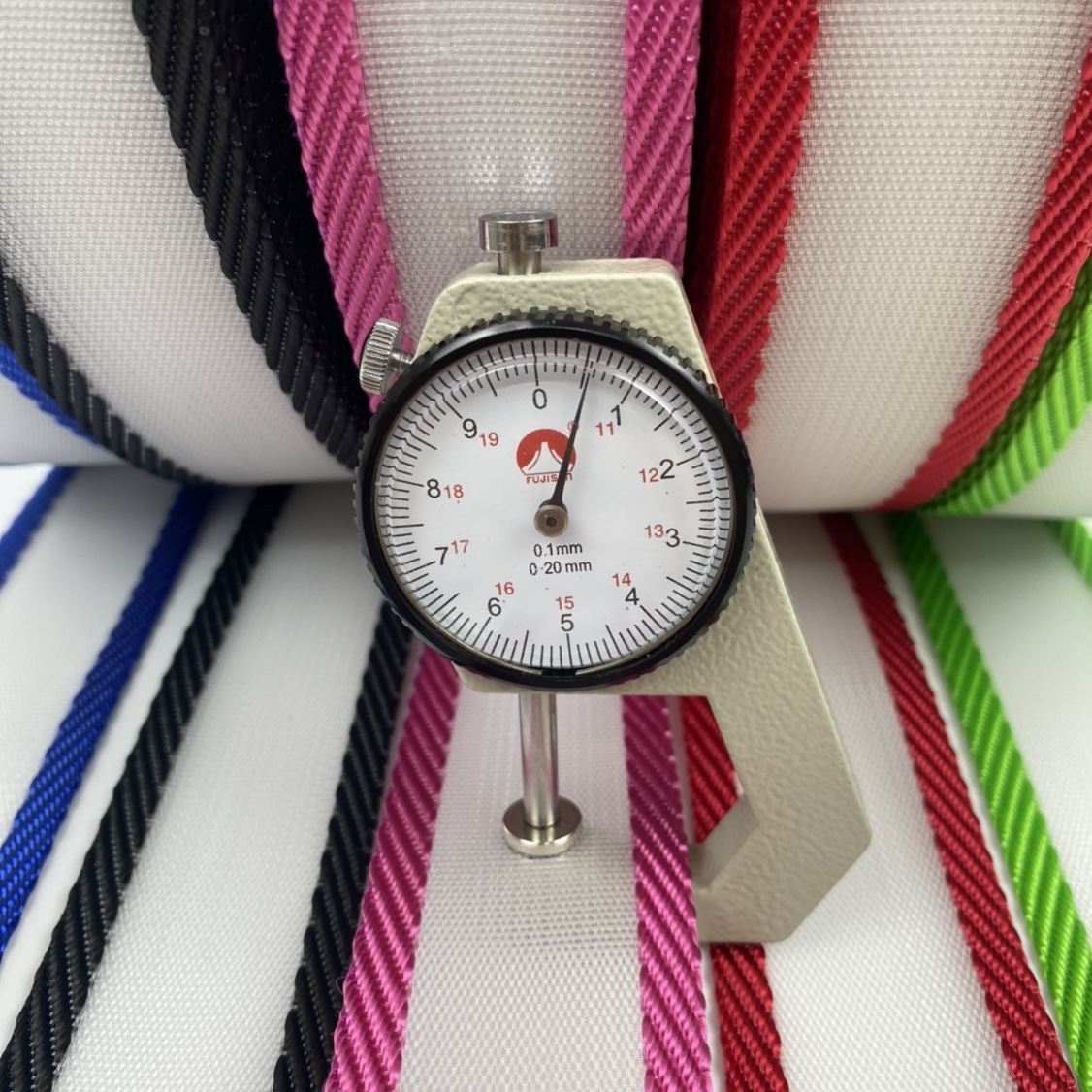 White Center Wide Polyester Monofilament Webbing Wholesale for Clean Cut Premium Strap for Outdoor Backpack Camping
