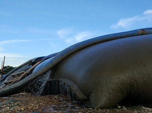 Geotextile tube