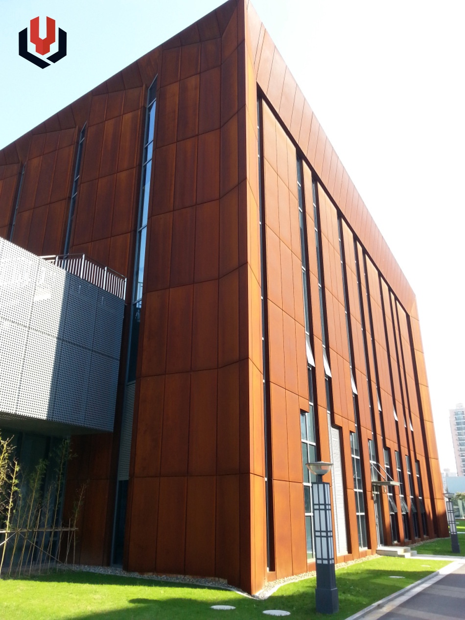 Building facade and sculptures