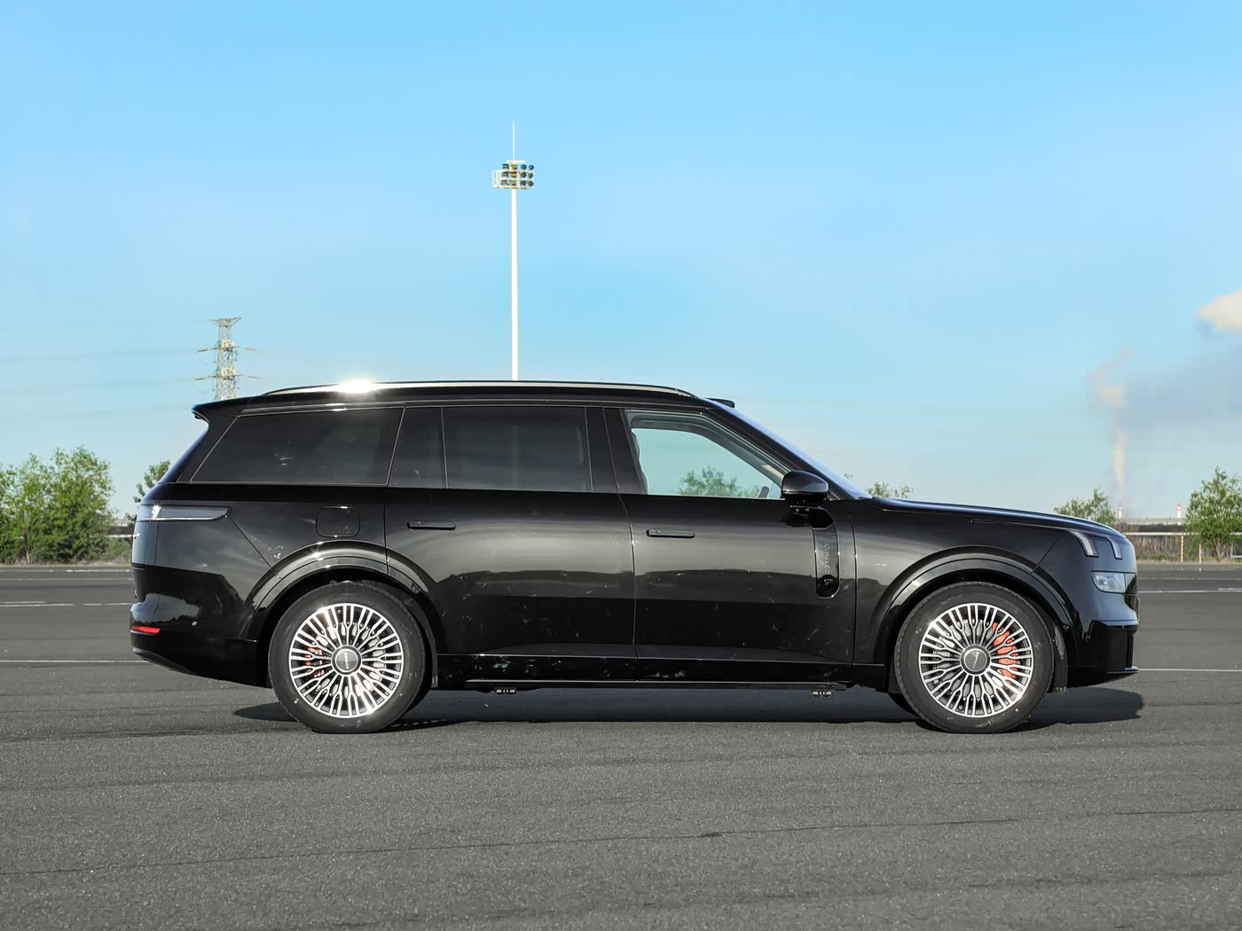 Lynk & Co 900