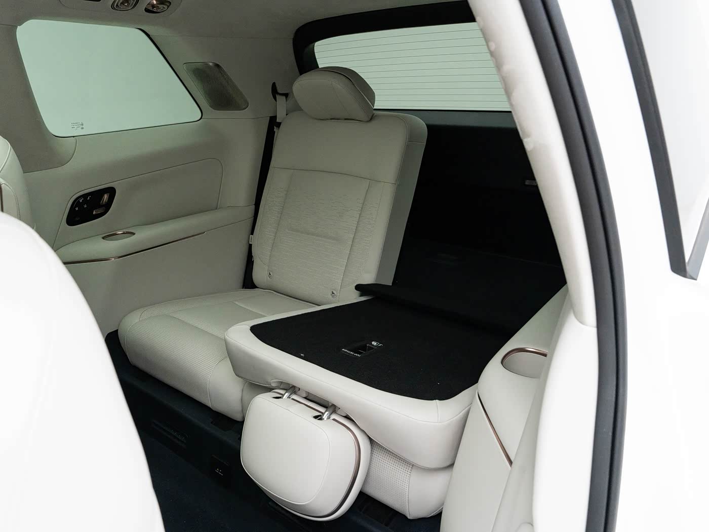 Lynk & Co 900
