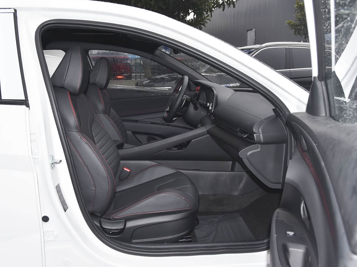 ELANTRA