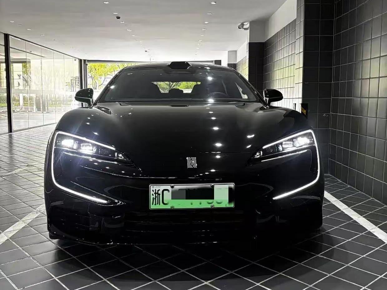 U7